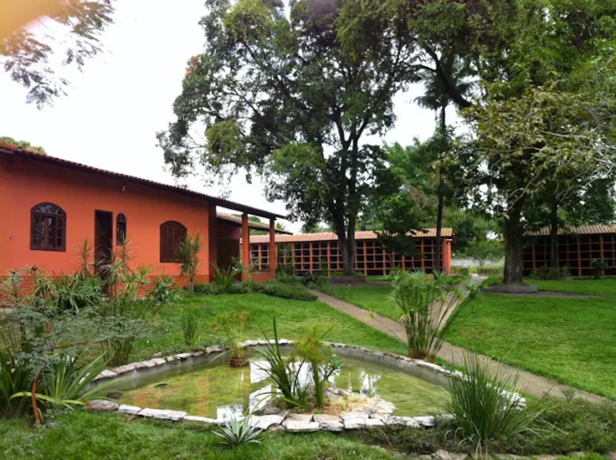 Capela e jardim do Recanto dos Amigos